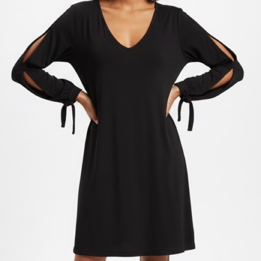 Lulus V-Neck Shifting Long Cutout Sleeve Dress Tie Cuffs Black LBD Sz XS EUC
